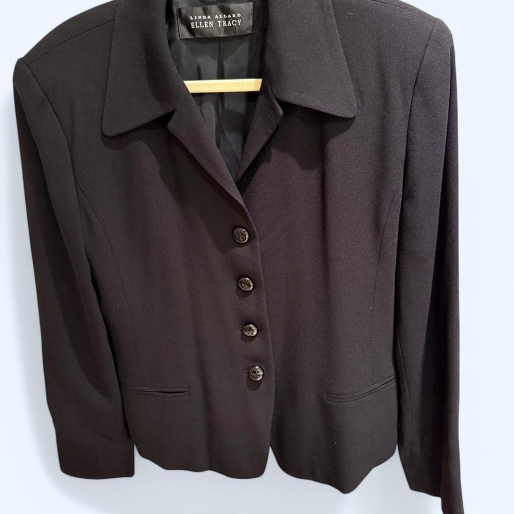 Linda Allard Ellen Tracy Black blazer Size 14‎